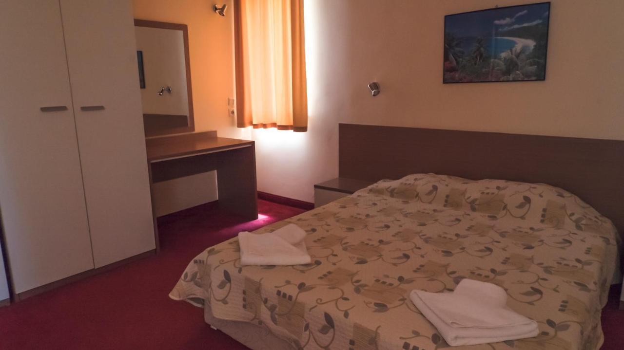 Park Hotel Persey Varna Exterior foto
